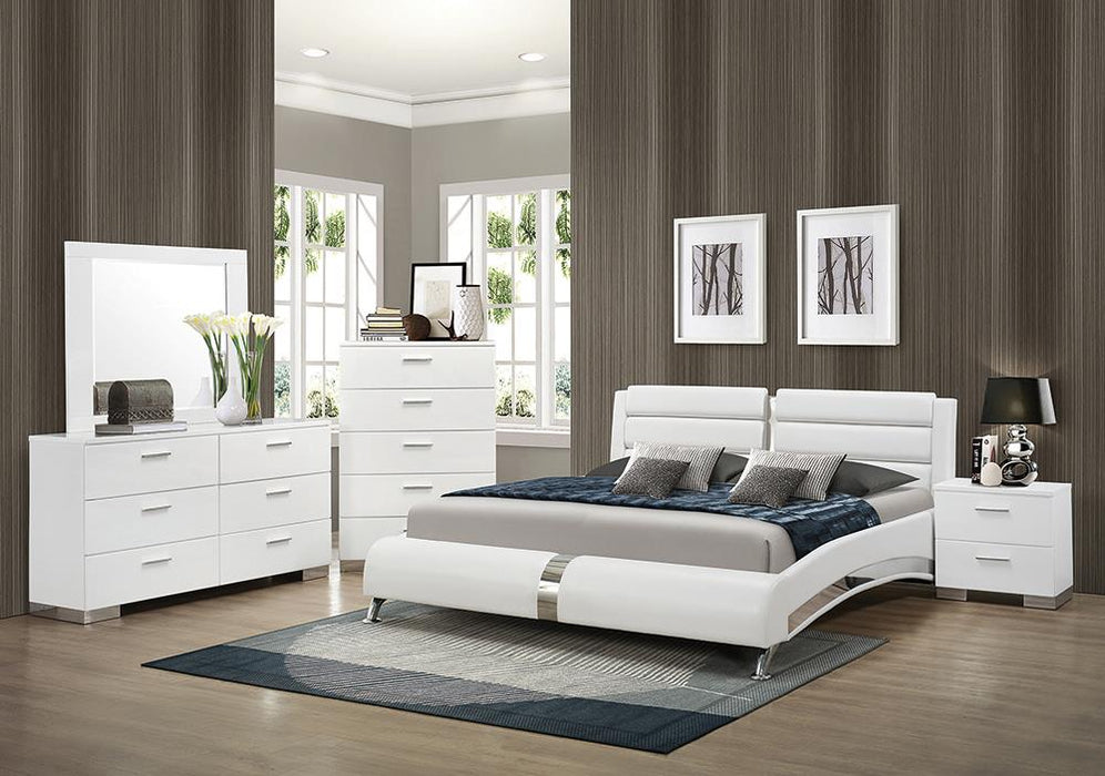 Jeremaine 4-piece Eastern King Bedroom Set Glossy White - CasaBella Furniture (San Antonio, TX)