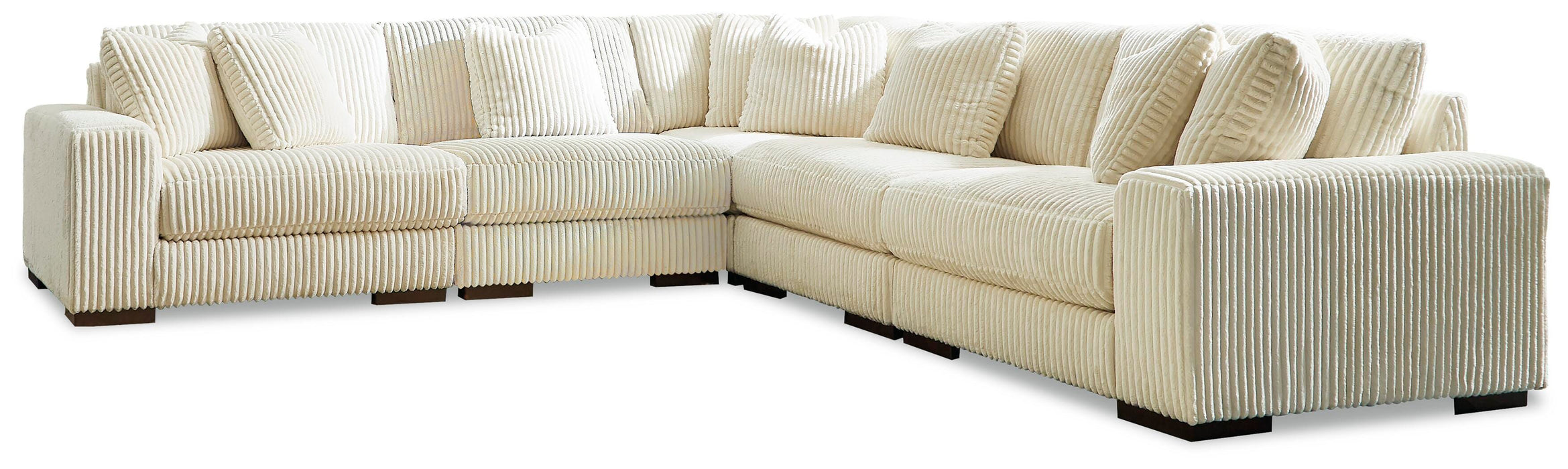 Lindyn Sectional - CasaBella Furniture (San Antonio, TX)