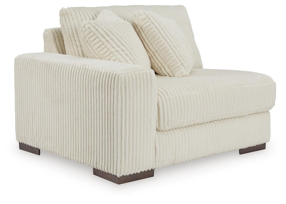 Lindyn Sectional - CasaBella Furniture (San Antonio, TX)