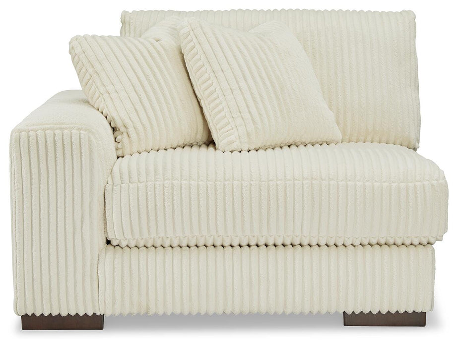 Lindyn Sectional - CasaBella Furniture (San Antonio, TX)
