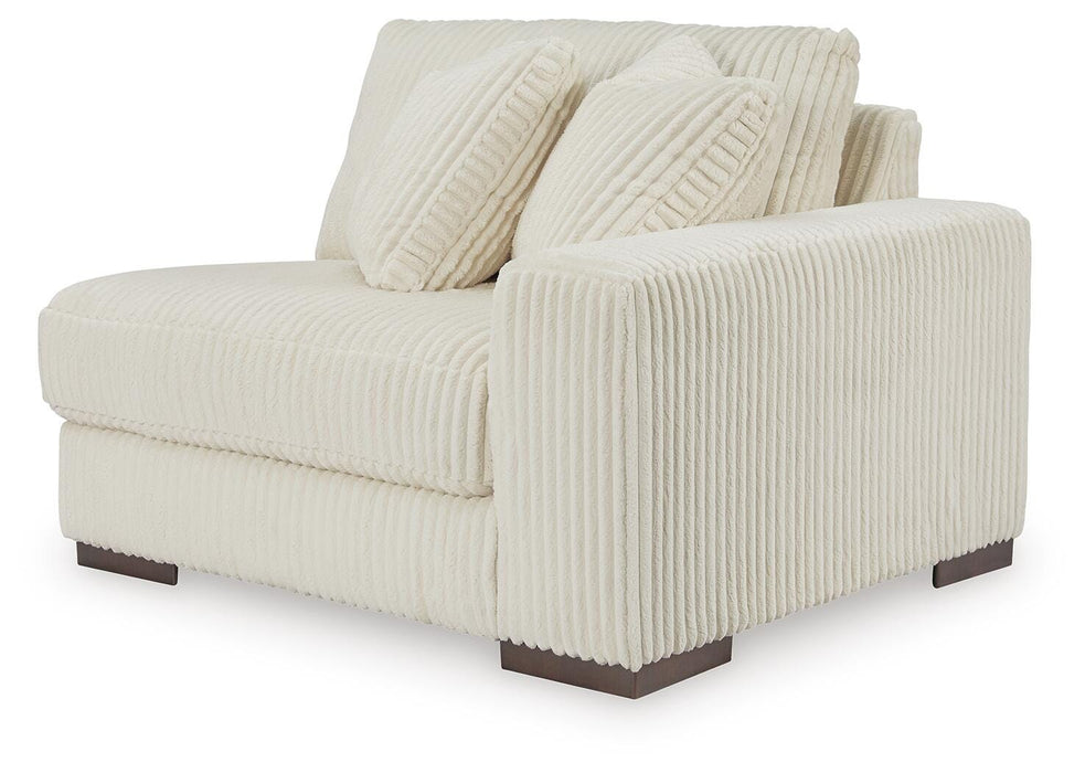 Lindyn Sectional - CasaBella Furniture (San Antonio, TX)