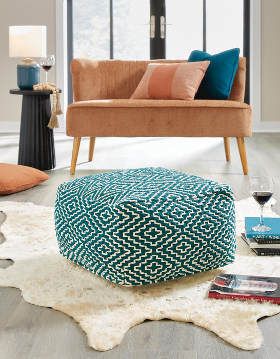 Brynnsen Pouf - CasaBella Furniture (San Antonio, TX)