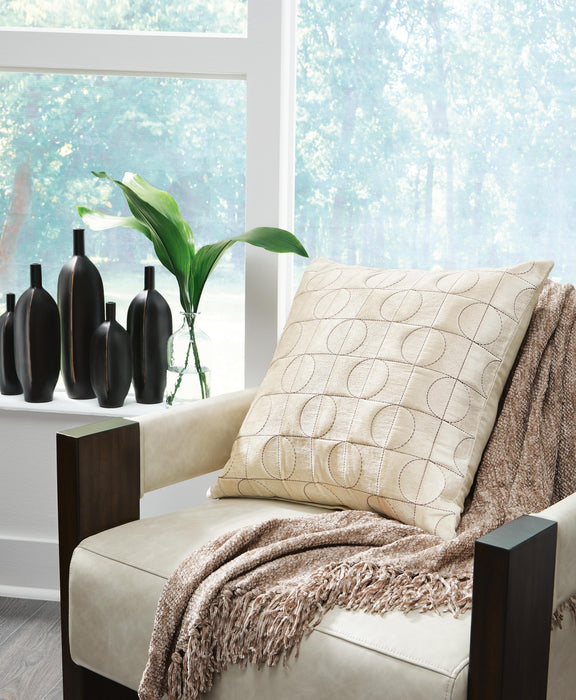 Kydner Pillow (Set of 4) - CasaBella Furniture (San Antonio, TX)