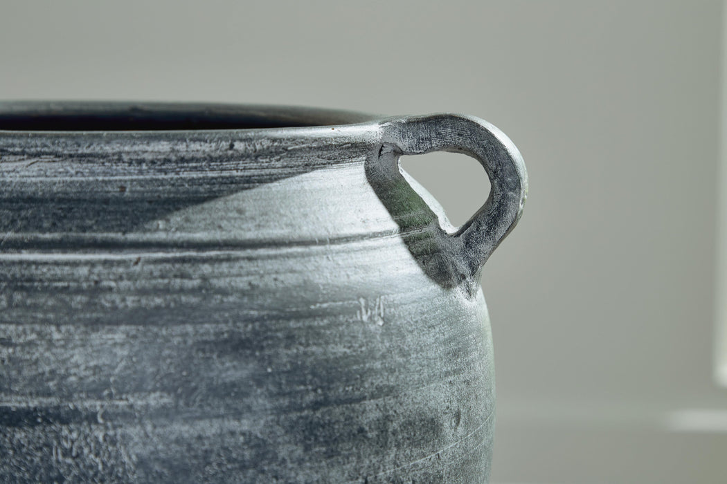 Meadie Vase - CasaBella Furniture (San Antonio, TX)