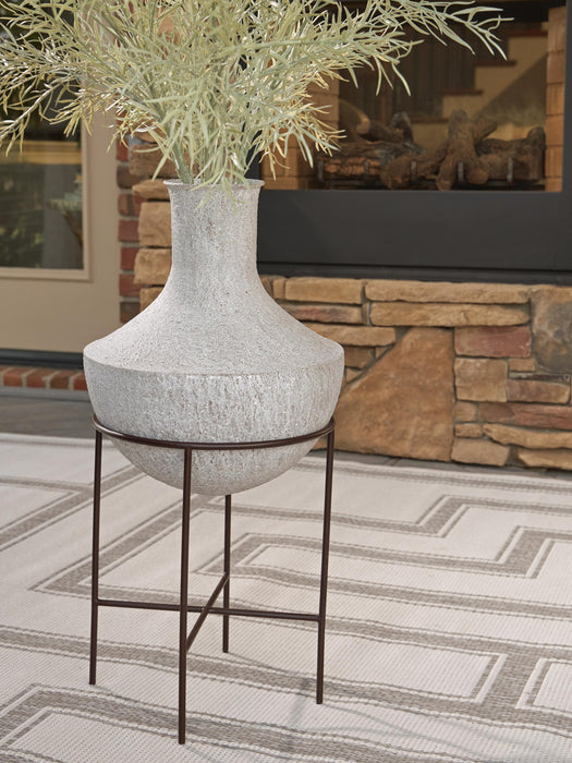 Estonbank Vase - CasaBella Furniture (San Antonio, TX)