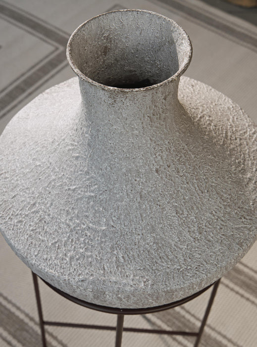 Estonbank Vase - CasaBella Furniture (San Antonio, TX)