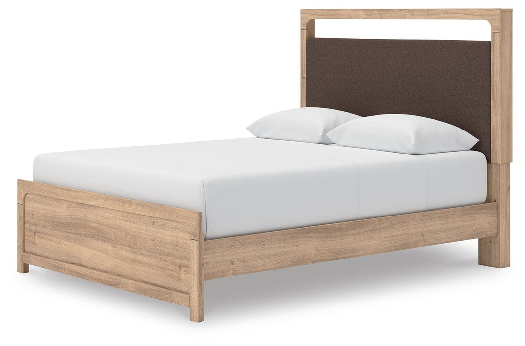 Kinlanni Upholstered Bed - CasaBella Furniture (San Antonio, TX)