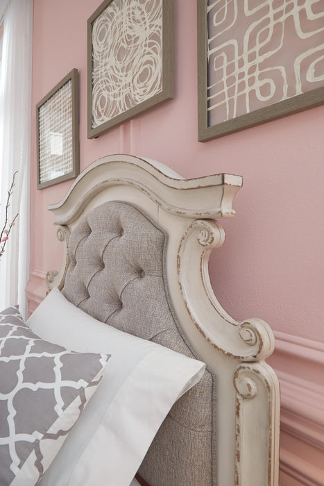 Realyn Upholstered Bed - CasaBella Furniture (San Antonio, TX)