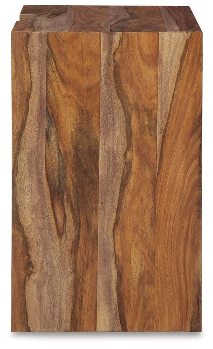 Dressonni Nightstand - CasaBella Furniture (San Antonio, TX)