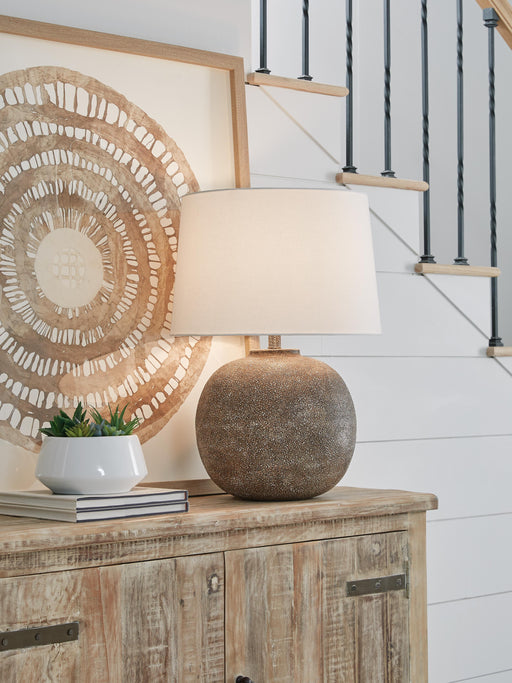 Neavesboro Lamp Set - CasaBella Furniture (San Antonio, TX)