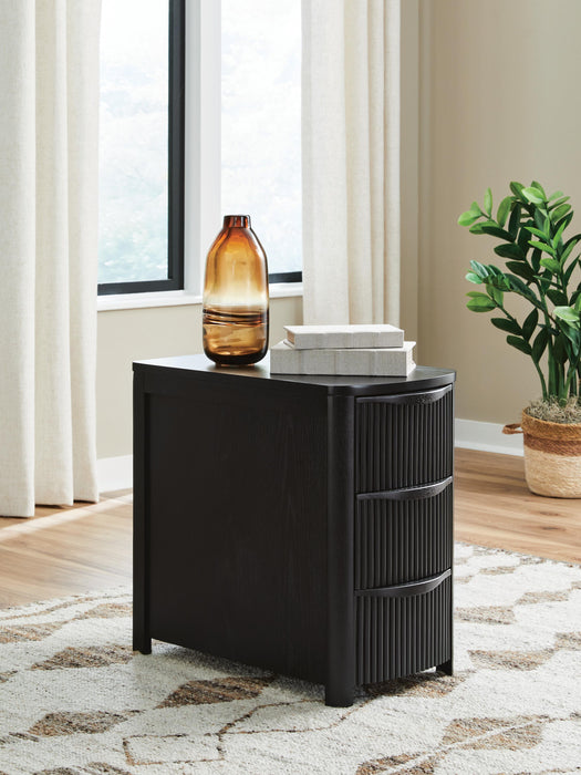 Camdill Chairside End Table - CasaBella Furniture (San Antonio, TX)